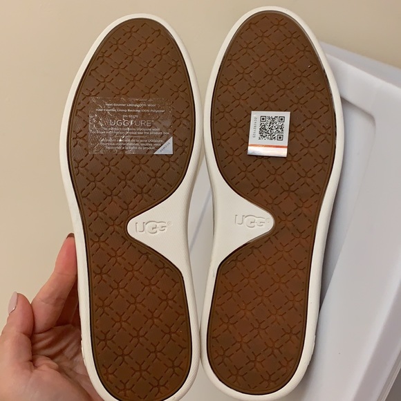 Ugg Australia Adley Stripe slip on sneakers - Picture 2 of 8